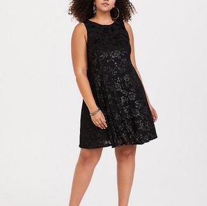 Torrid Black Floral Trapeze Dress Size 4 NWT